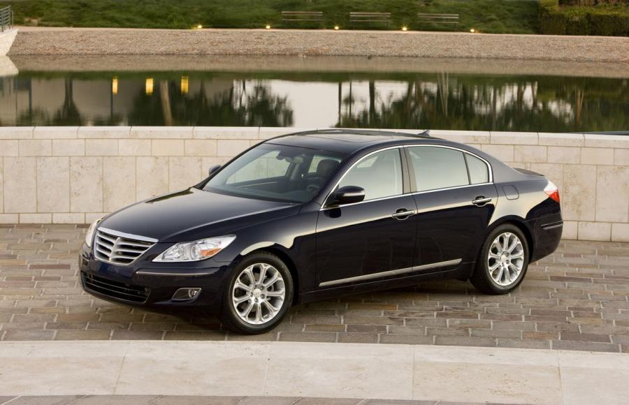  Hyundai Genesis Sedan 2009 года  (фото 9 из 47)